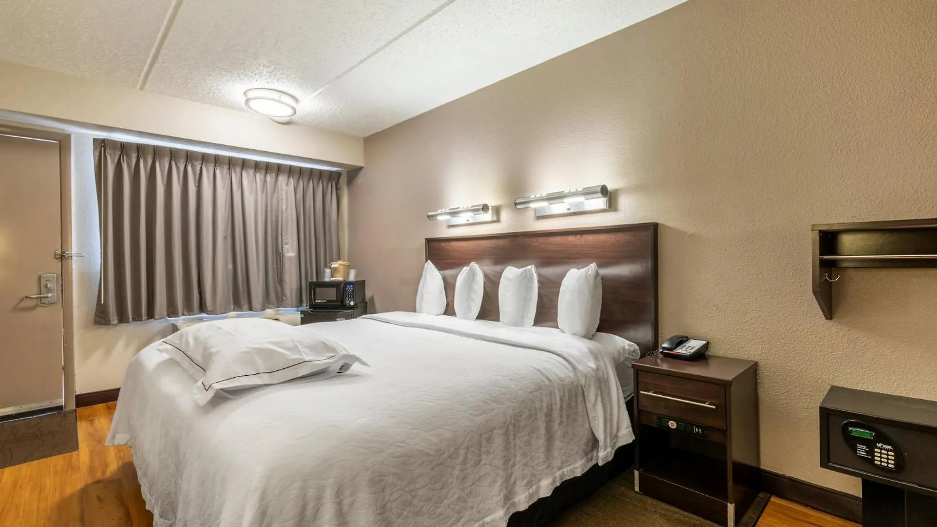 Red Roof Inn Plus+ Nashville Airport