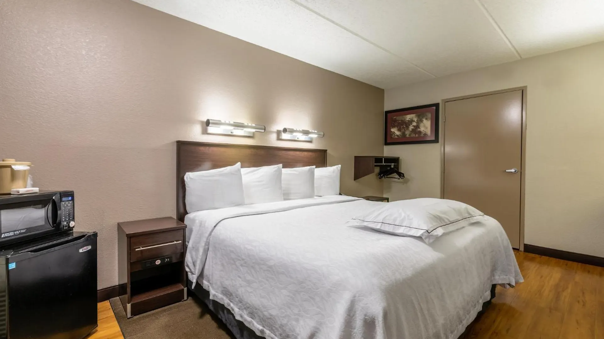 Red Roof Inn Plus+ Nashville Airport Hotel