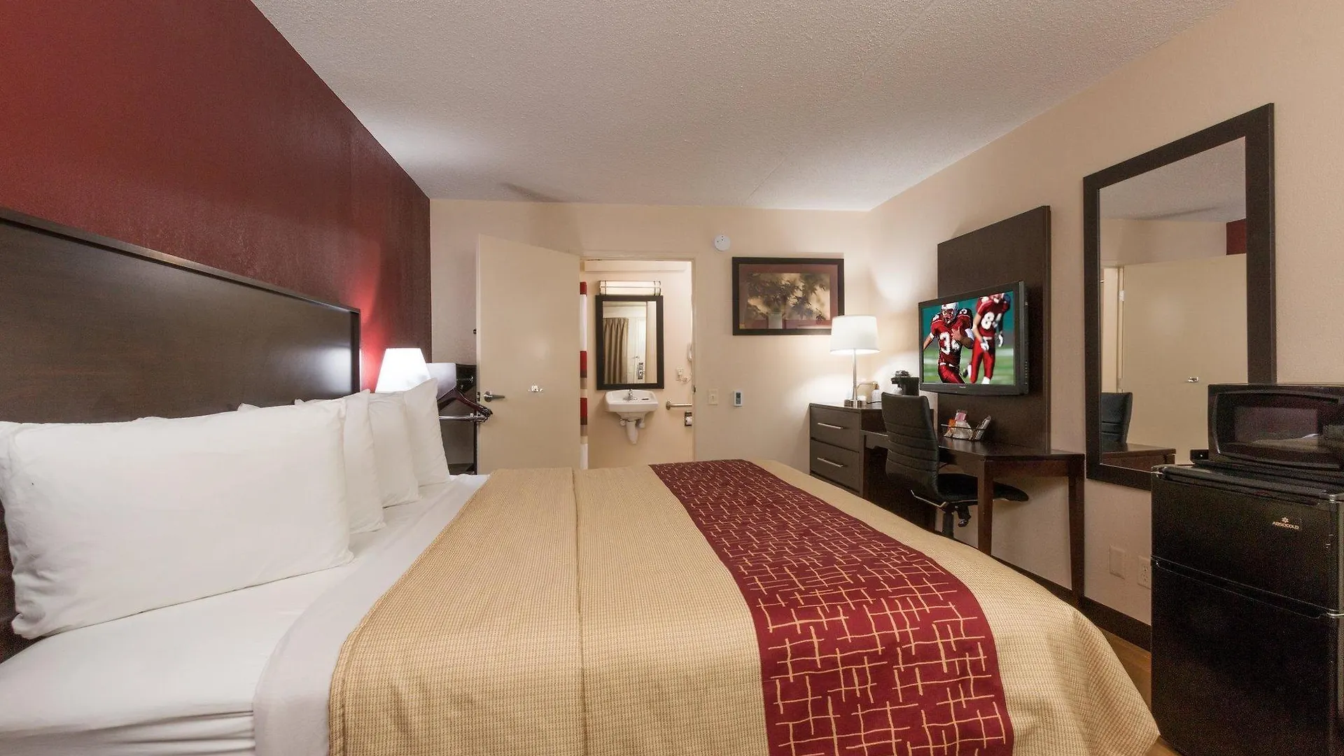 Red Roof Inn Plus+ Nashville Airport 3*,  United States