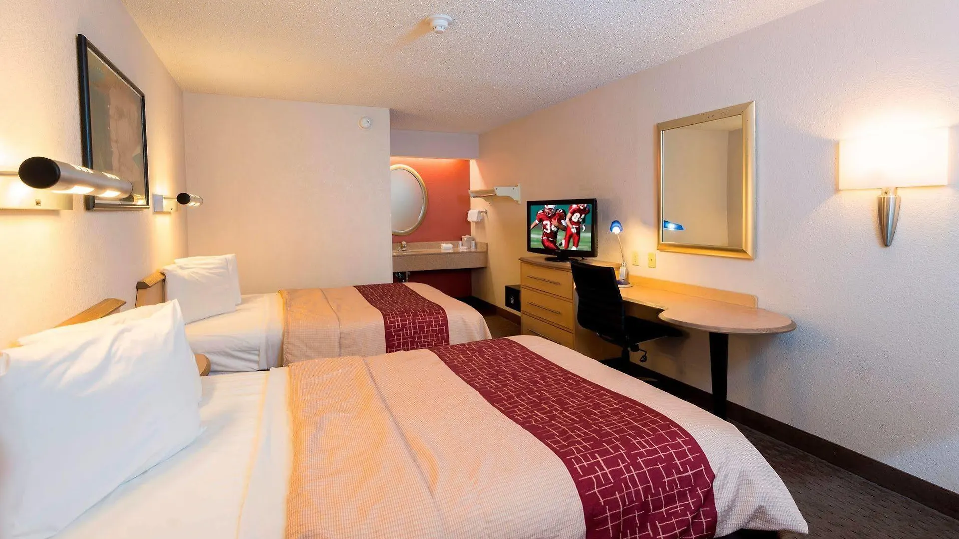 Red Roof Inn Plus+ Nashville Airport Hotel