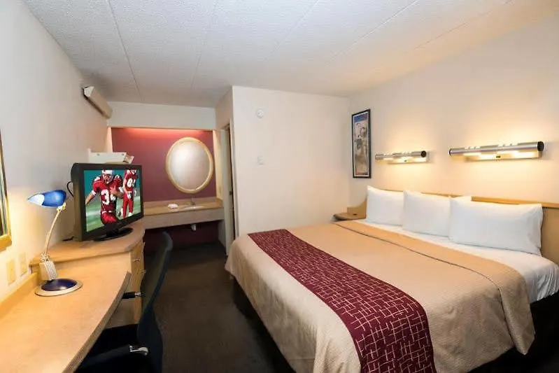 Red Roof Inn Plus+ Nashville Airport 3*,